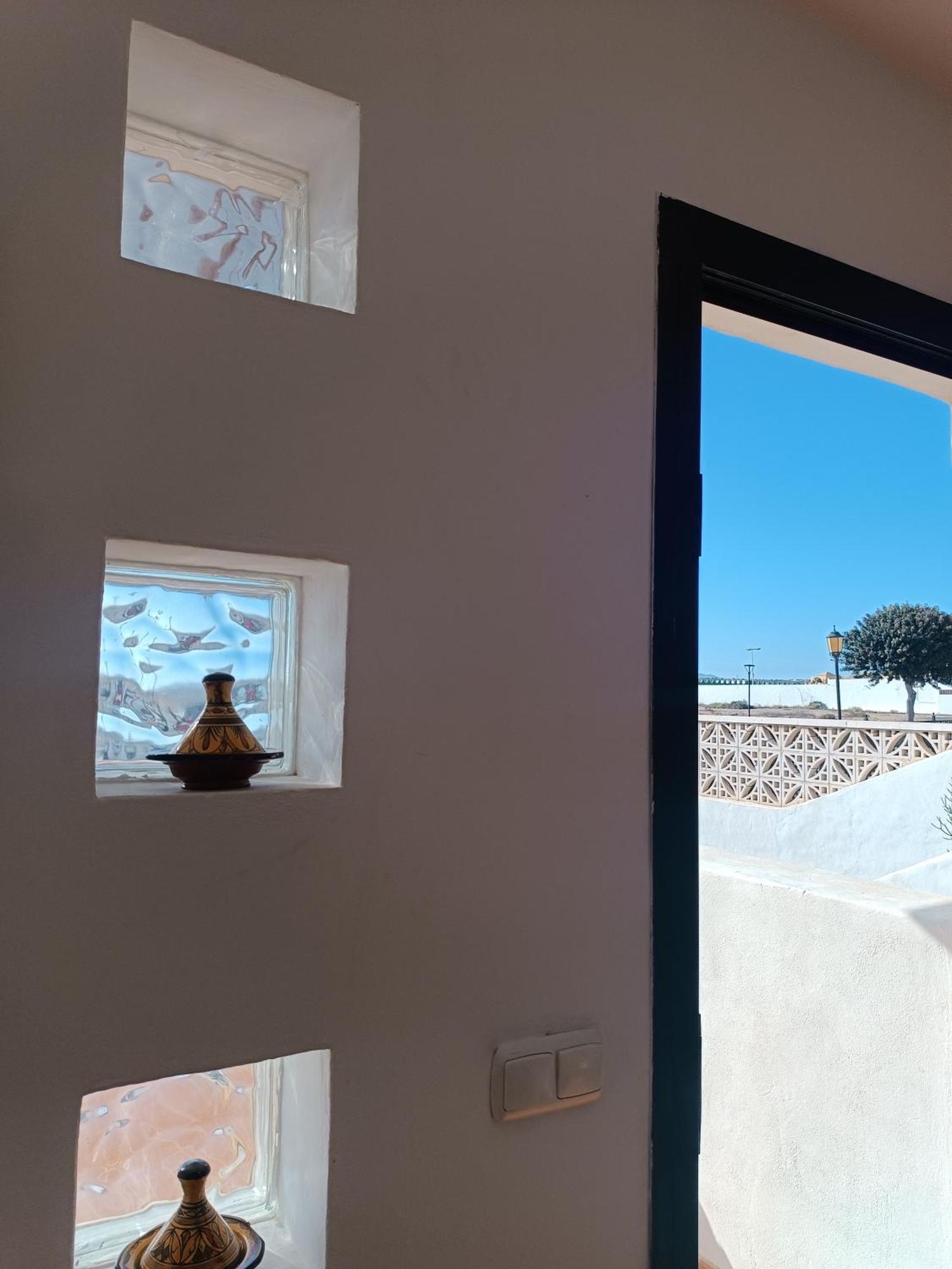 Moana Surf House Hostel Corralejo Kültér fotó